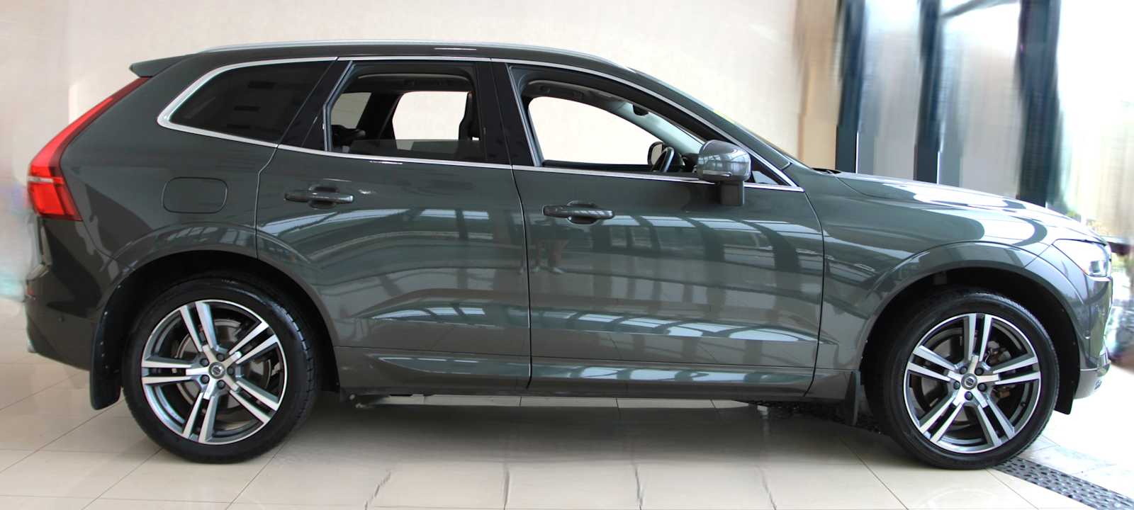used 2018 Volvo XC60 car, priced at $17,797