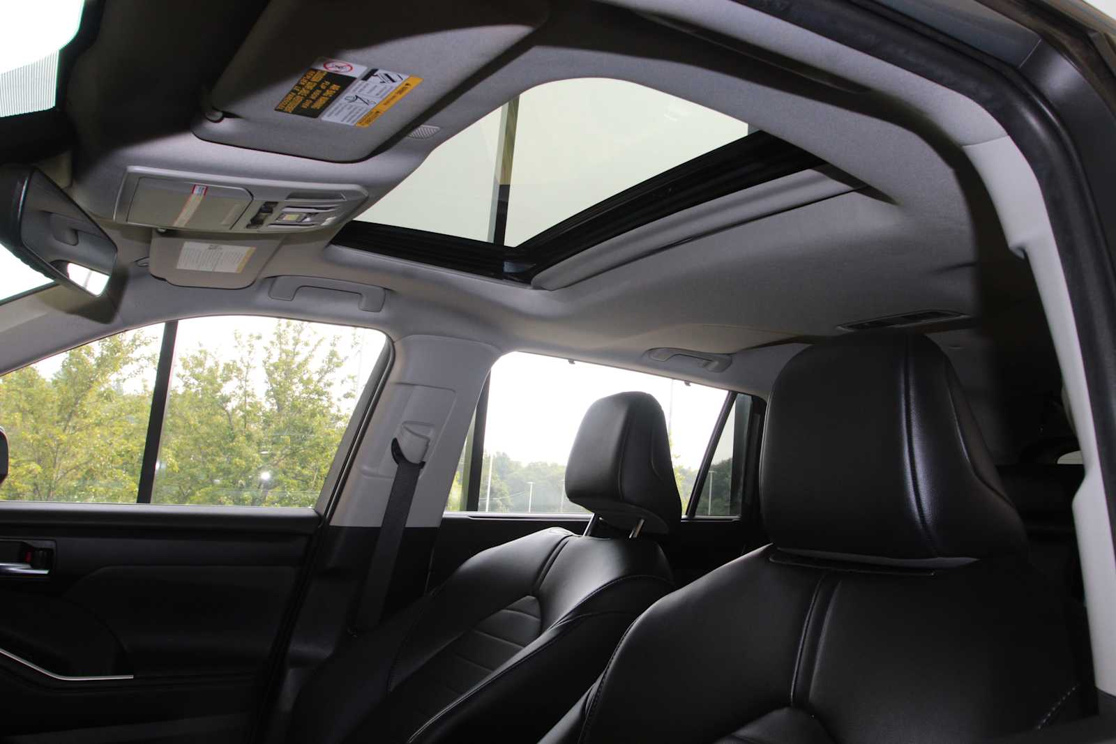 used 2022 Toyota Highlander car, priced at $36,998