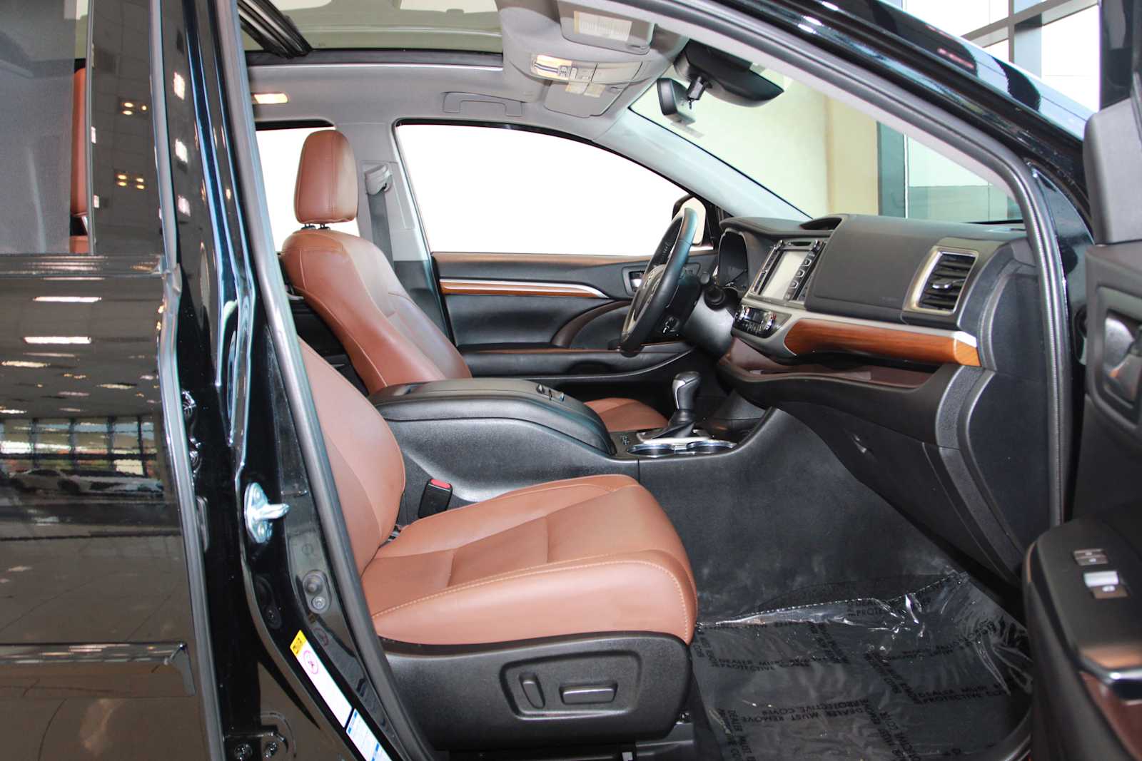 used 2019 Toyota Highlander car, priced at $29,497