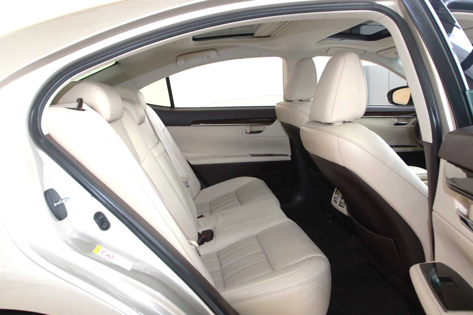 used 2016 Lexus ES 350 car, priced at $15,397
