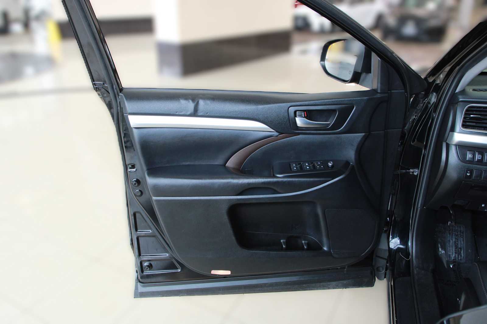 used 2019 Toyota Highlander car, priced at $20,897