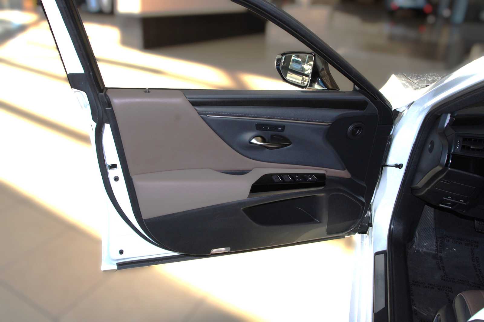 used 2023 Lexus ES 350 car, priced at $35,997