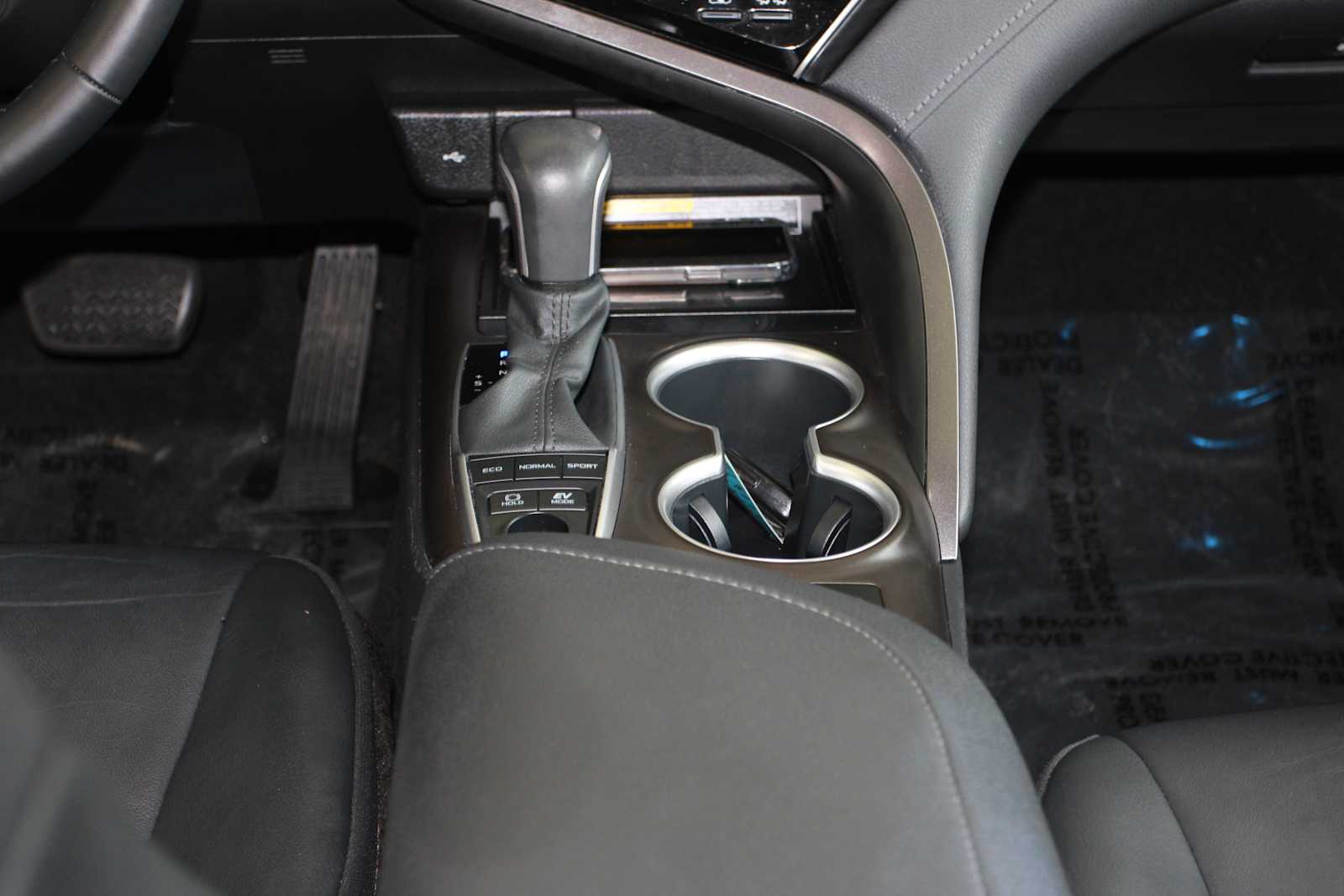 used 2021 Toyota Camry Hybrid car, priced at $28,297