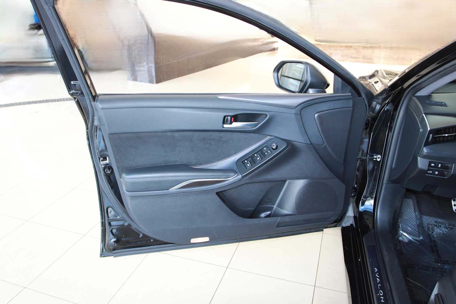 used 2019 Toyota Avalon Hybrid car, priced at $24,297