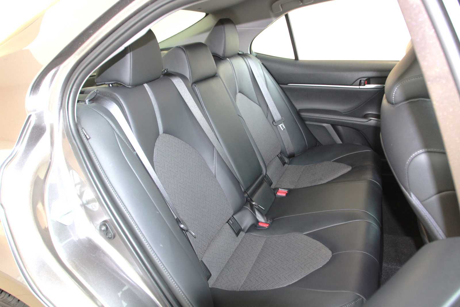 used 2021 Toyota Camry Hybrid car, priced at $28,297