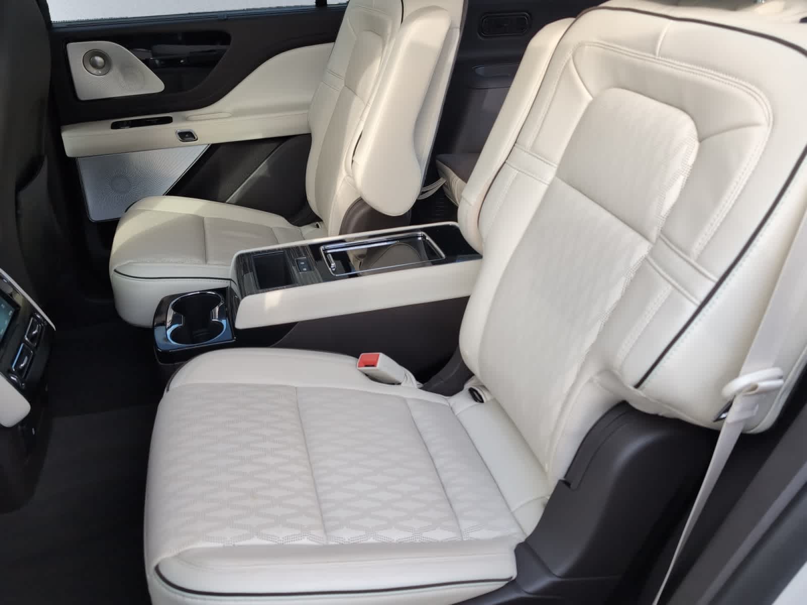 used 2020 Lincoln Aviator car, priced at $37,998