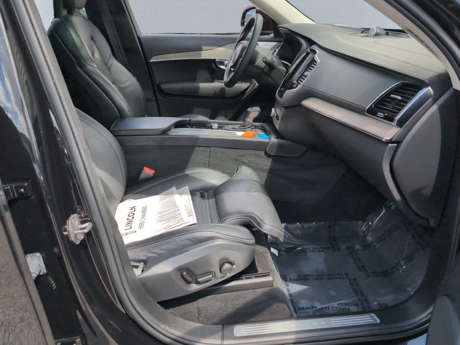 used 2022 Volvo XC90 car, priced at $37,798