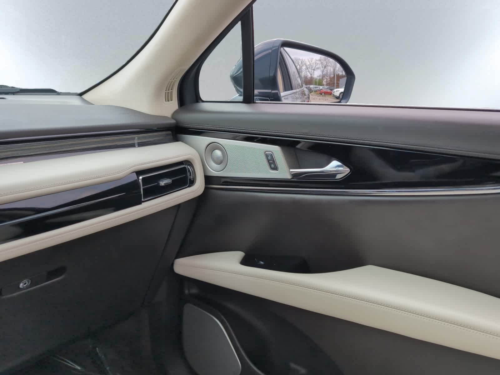 used 2021 Lincoln Nautilus car, priced at $28,998