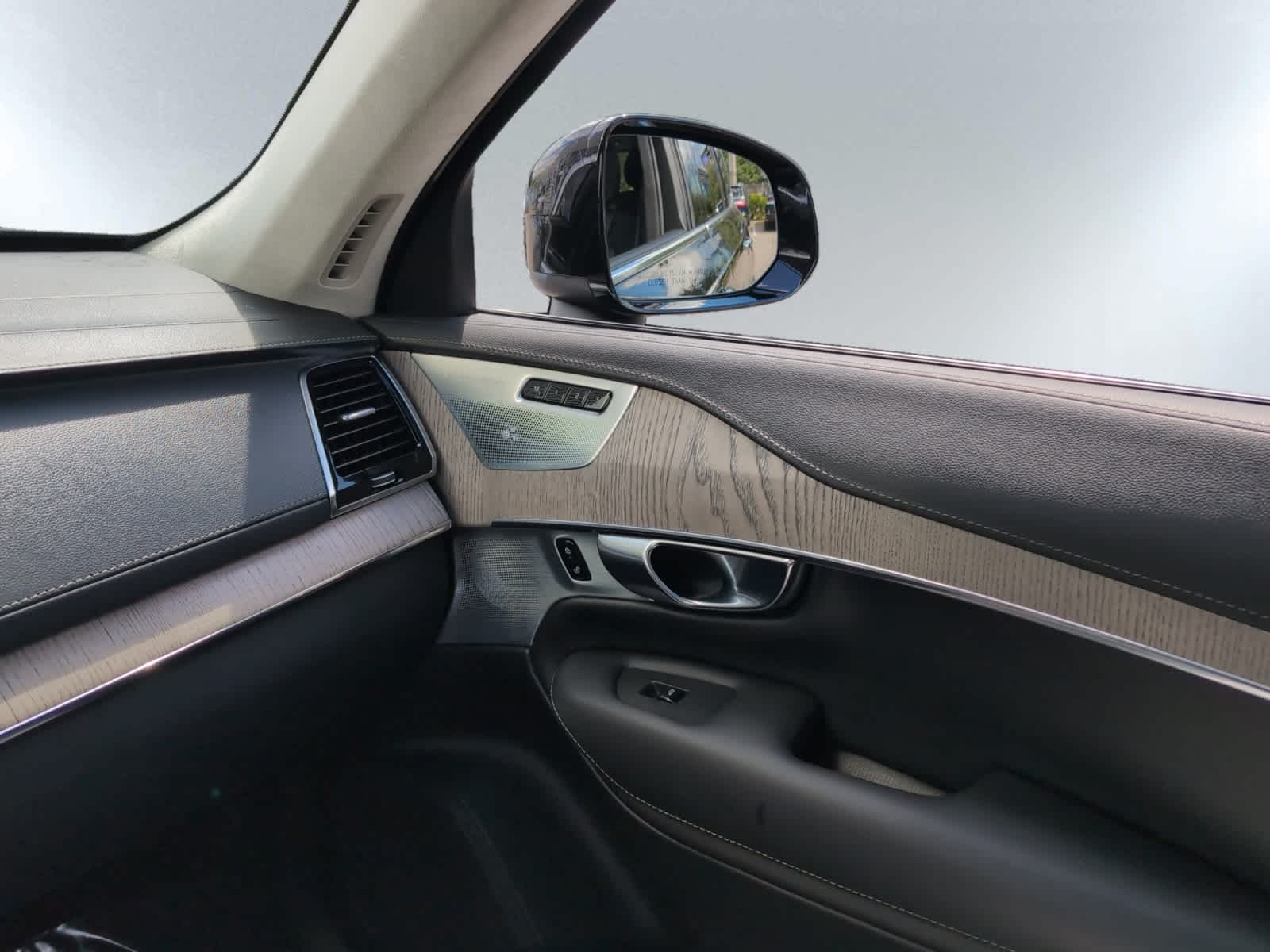 used 2022 Volvo XC90 car, priced at $37,798