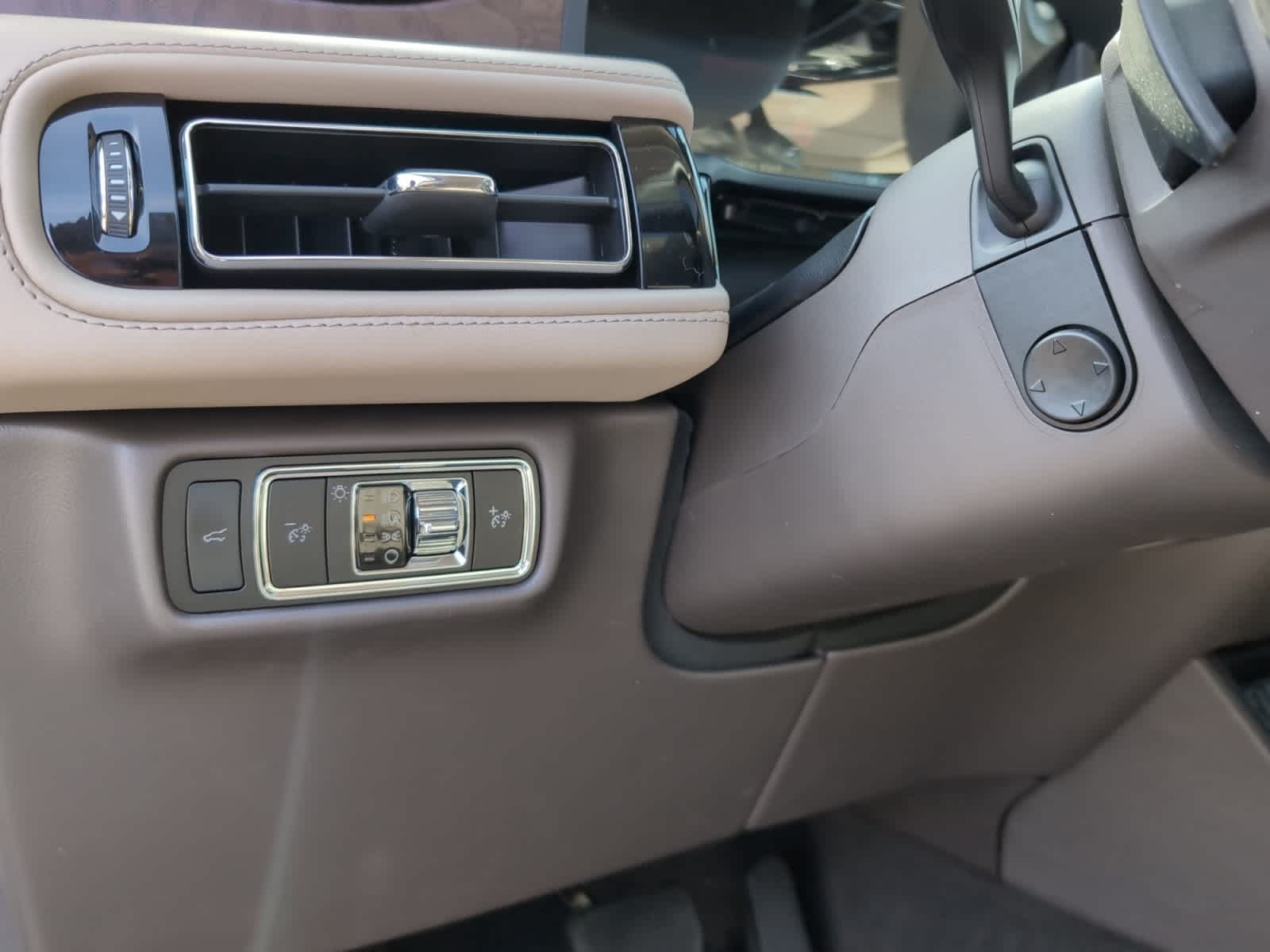 used 2023 Lincoln Aviator car, priced at $47,998
