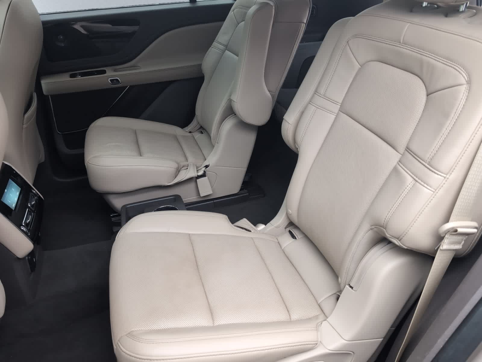 used 2020 Lincoln Aviator car, priced at $31,998