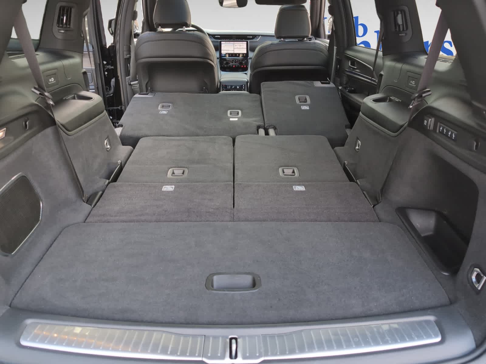 used 2023 Jeep Grand Cherokee car, priced at $42,998