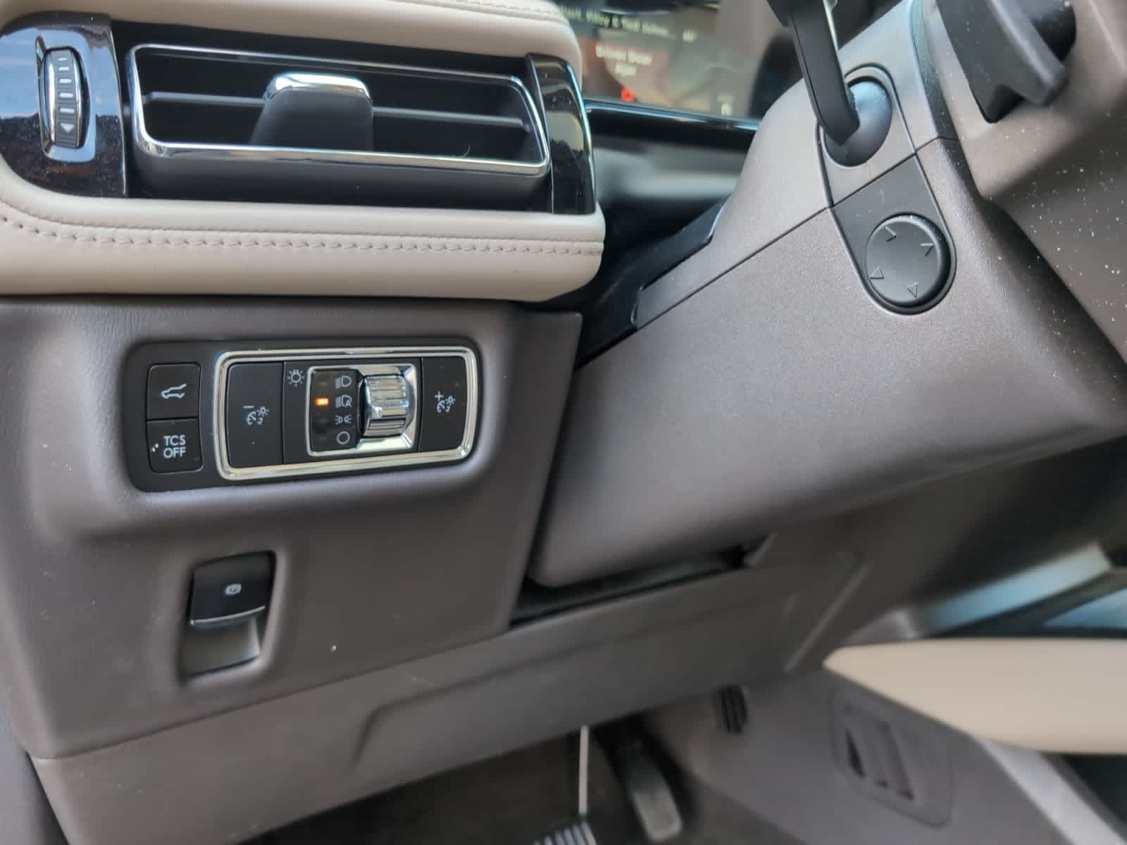 used 2023 Lincoln Nautilus car, priced at $33,998