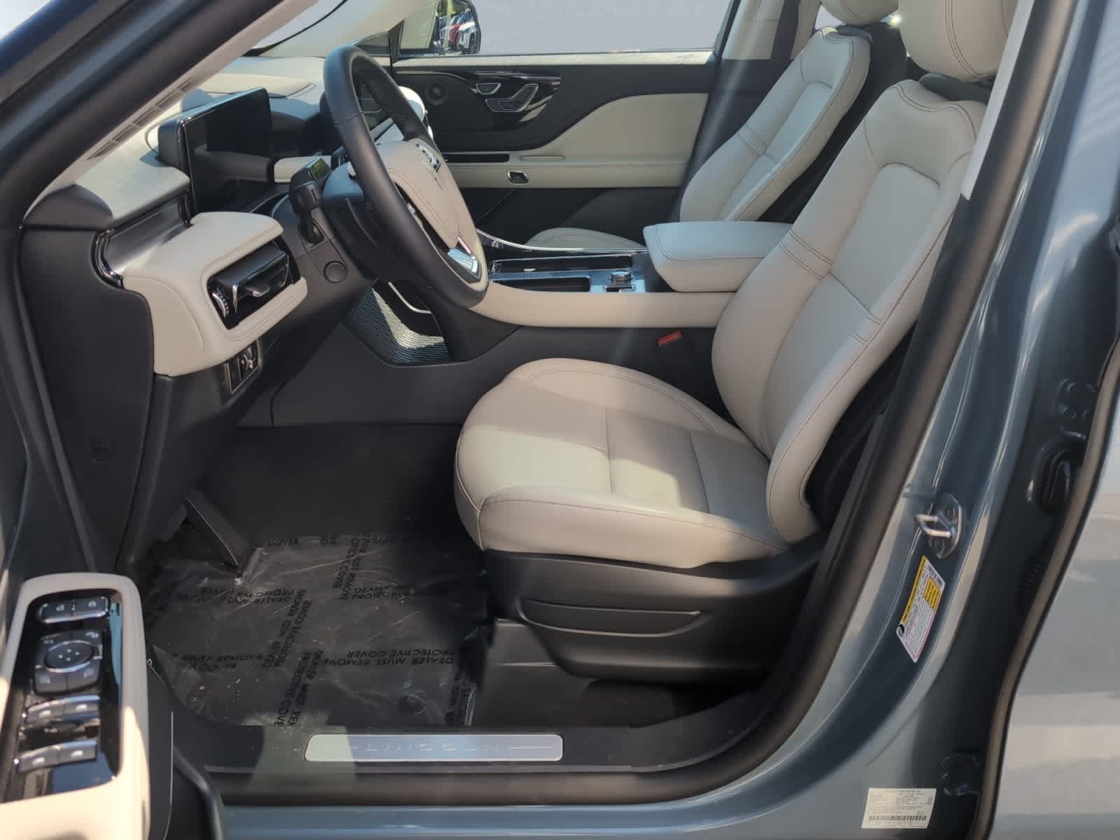 used 2025 Lincoln Aviator car, priced at $66,998