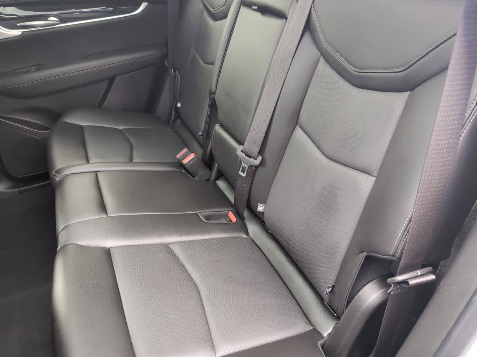 used 2022 Cadillac XT5 car, priced at $36,998