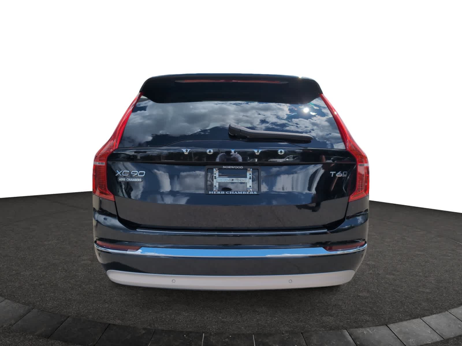used 2022 Volvo XC90 car, priced at $37,798