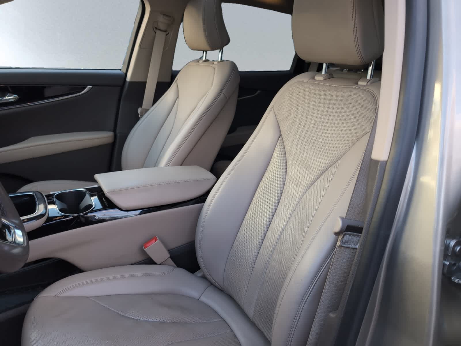 used 2023 Lincoln Nautilus car, priced at $33,998