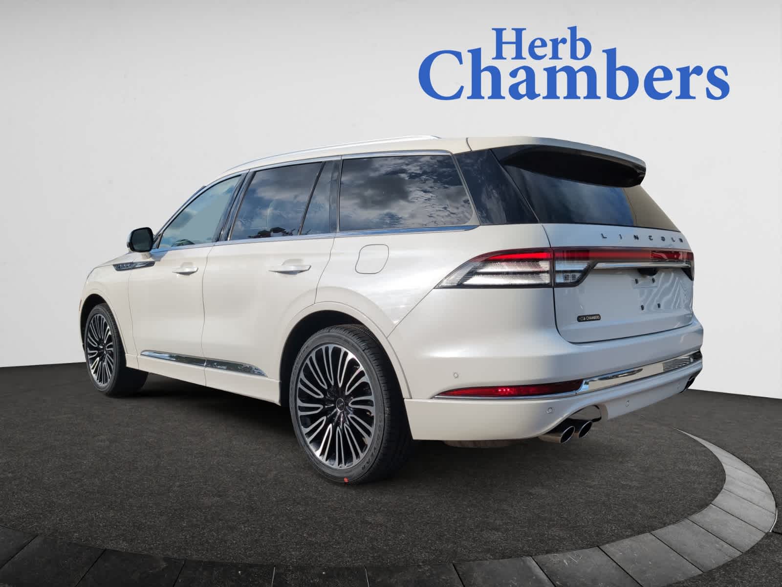 used 2020 Lincoln Aviator car, priced at $37,998
