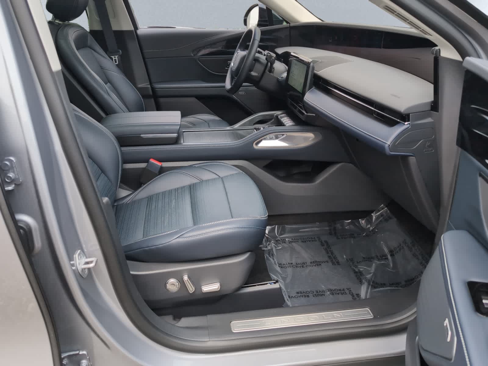 used 2024 Lincoln Nautilus car, priced at $55,798