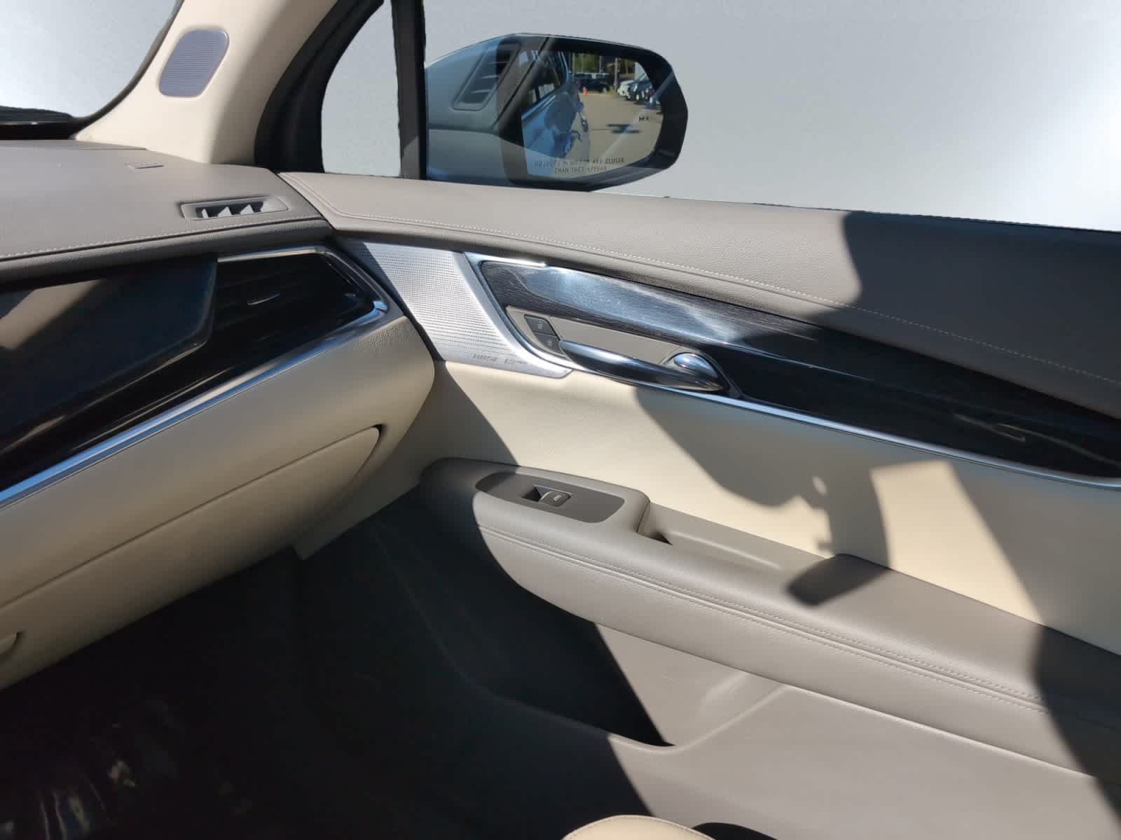 used 2022 Cadillac XT6 car, priced at $36,998