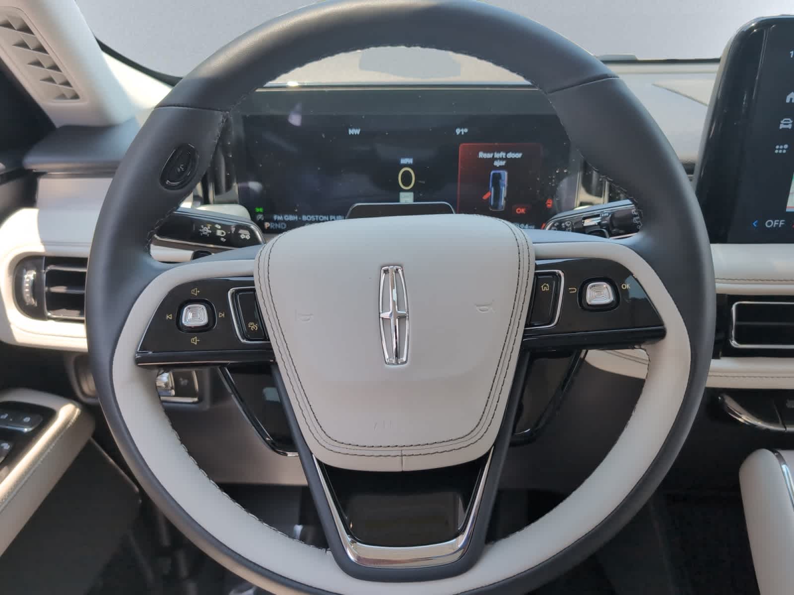 used 2025 Lincoln Aviator car, priced at $71,998