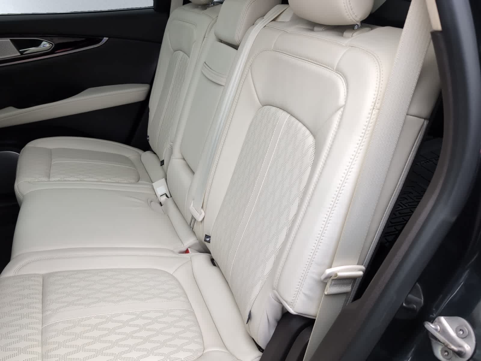 used 2021 Lincoln Nautilus car, priced at $28,998