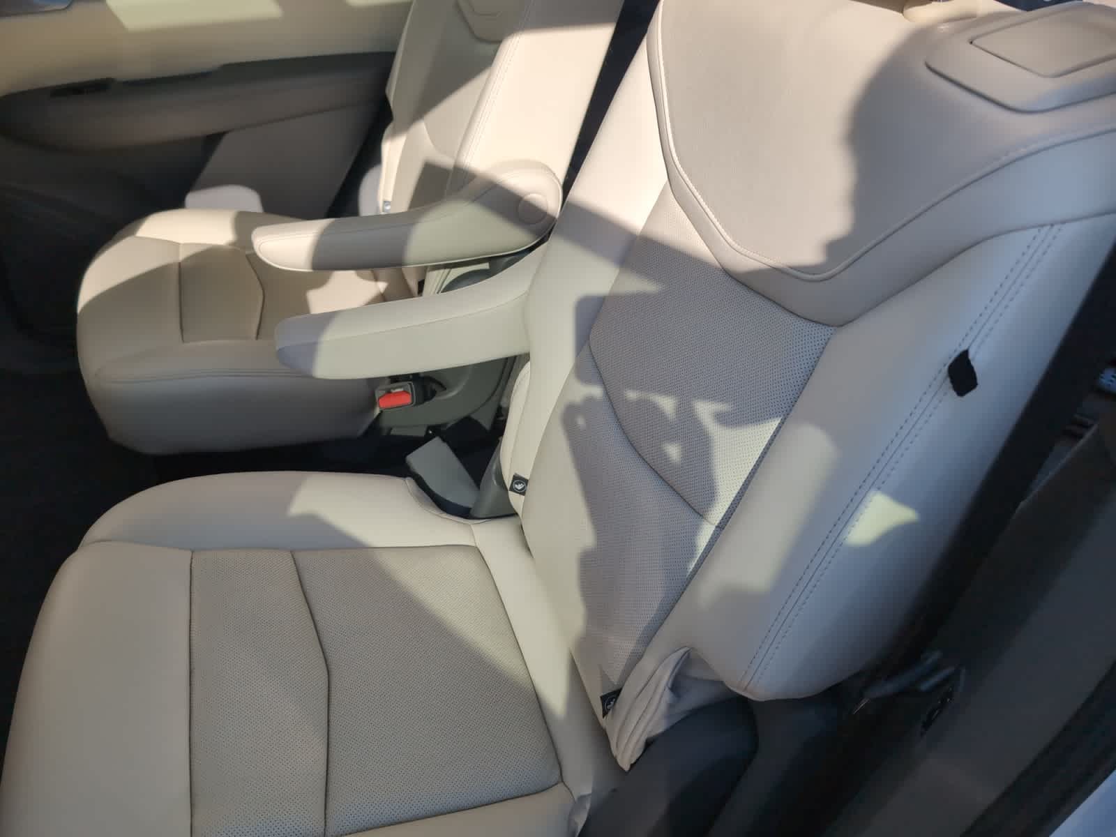 used 2022 Cadillac XT6 car, priced at $36,998