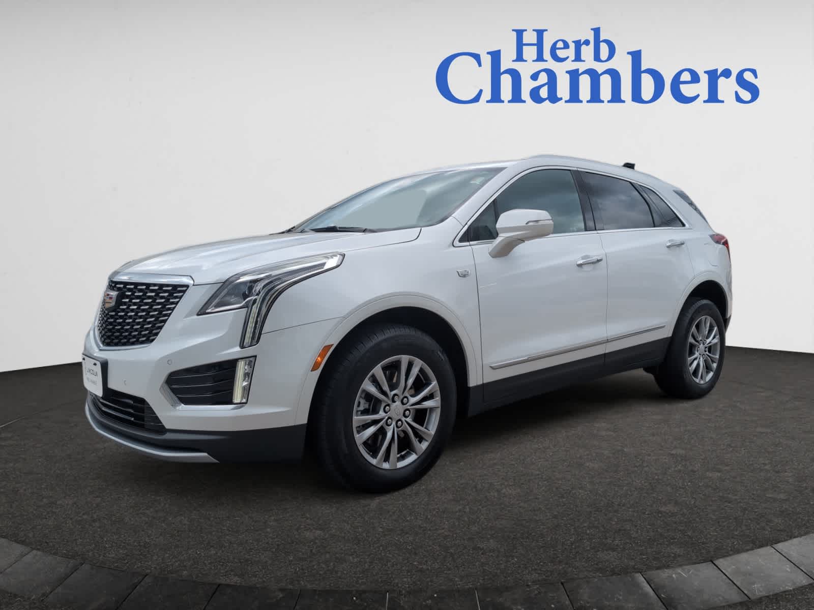 used 2022 Cadillac XT5 car, priced at $36,998