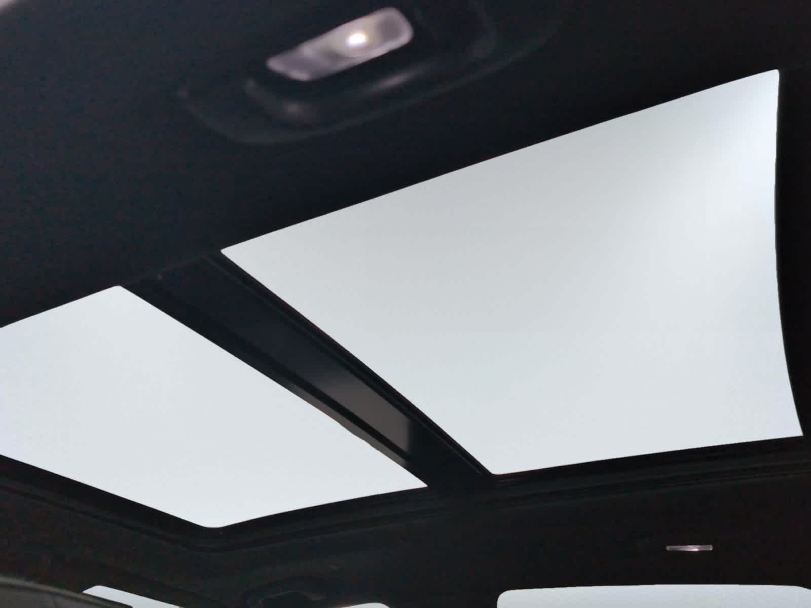 used 2022 Cadillac XT5 car, priced at $36,998