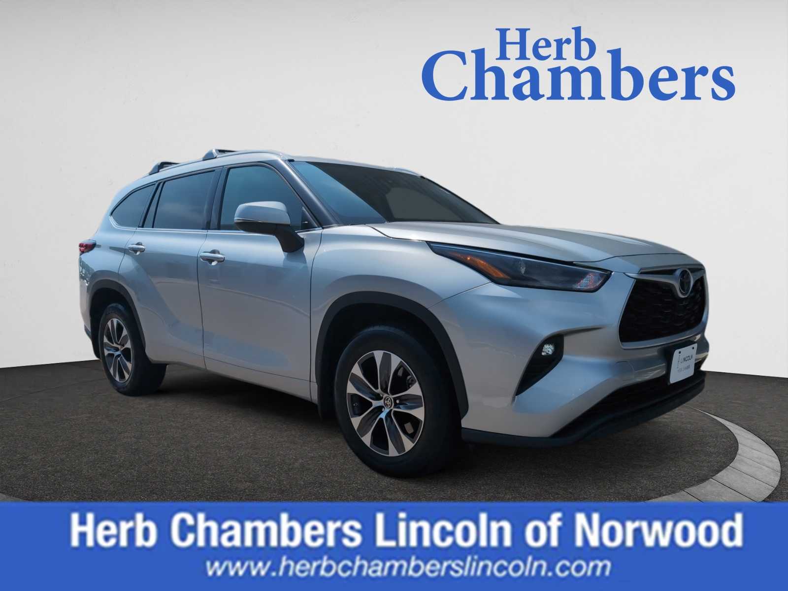 used 2022 Toyota Highlander car, priced at $36,998