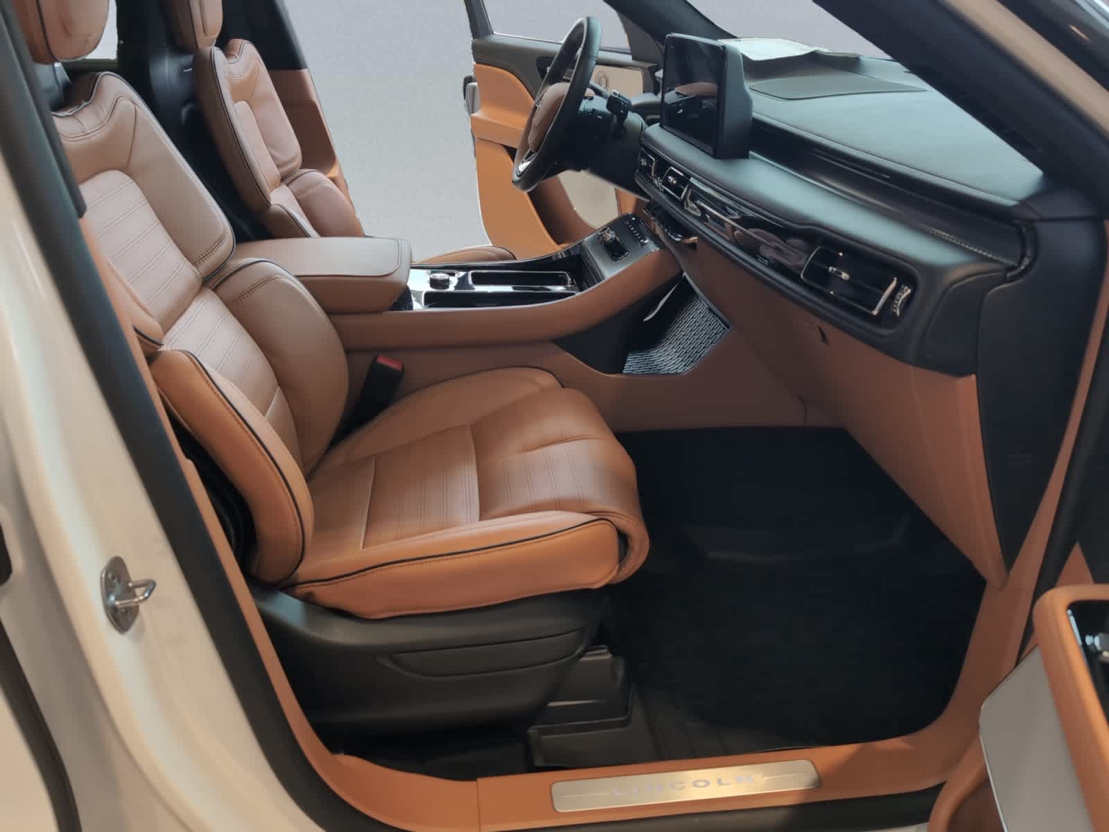 used 2025 Lincoln Aviator car, priced at $89,998