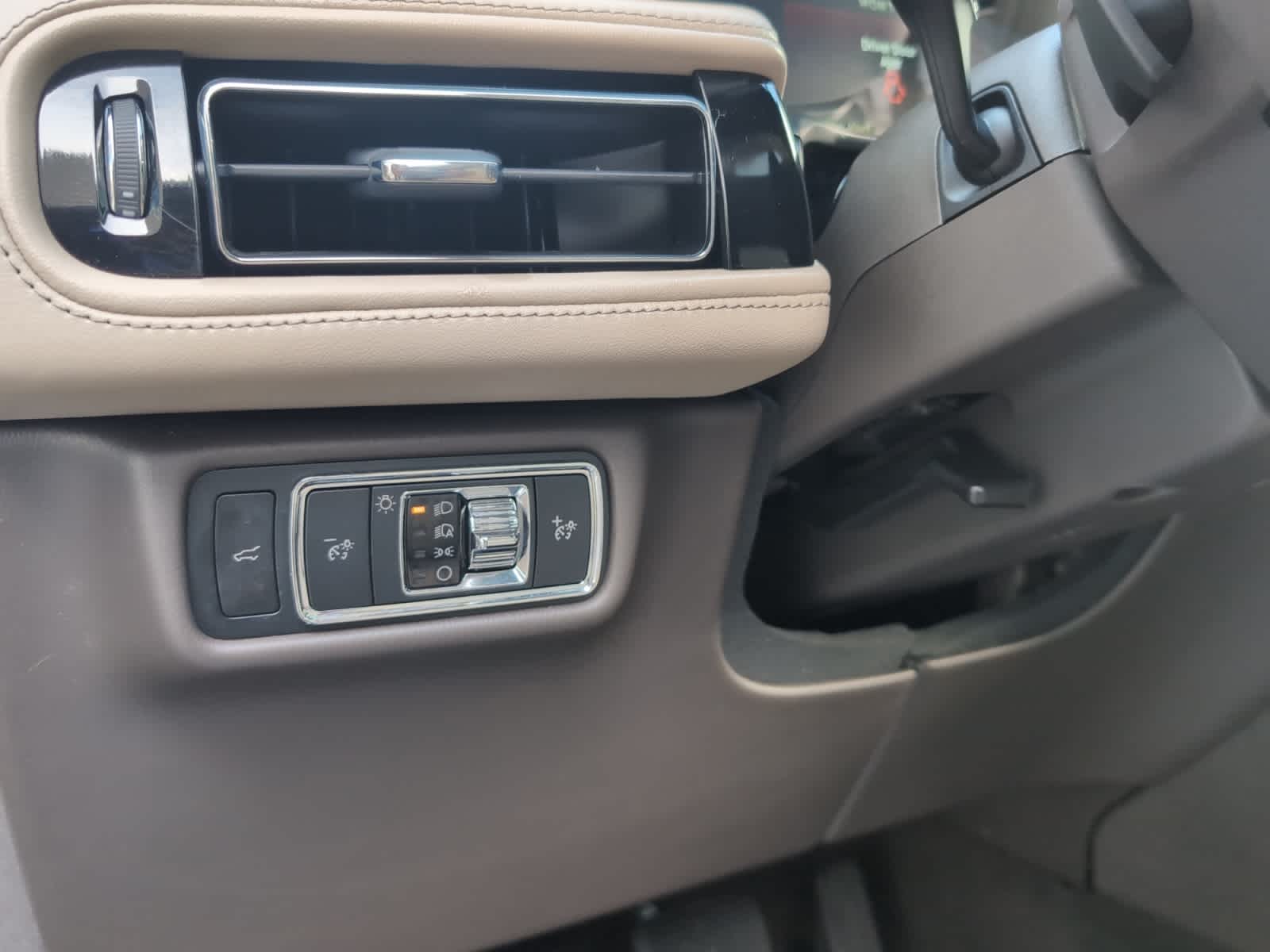 used 2023 Lincoln Aviator car, priced at $43,698