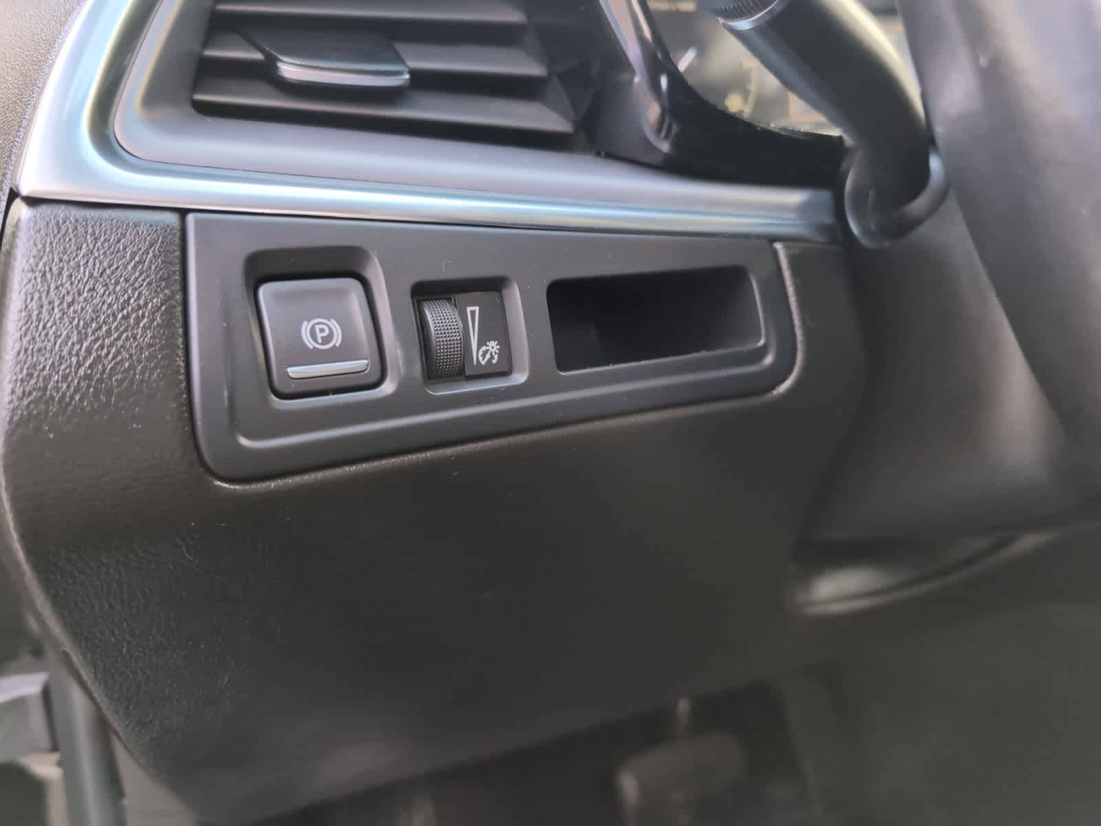 used 2023 Cadillac XT5 car, priced at $15,998