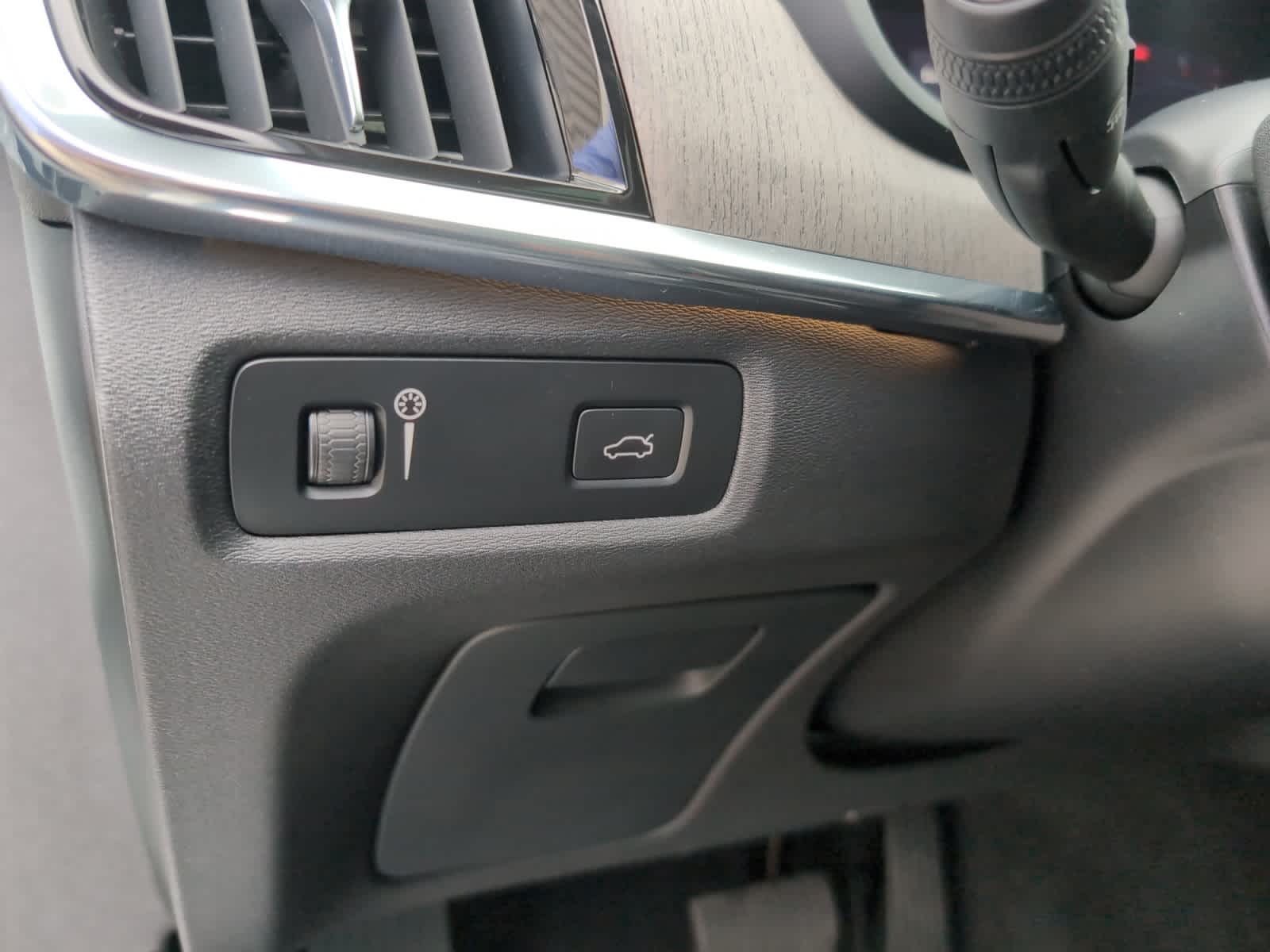 used 2022 Volvo S90 car, priced at $39,497