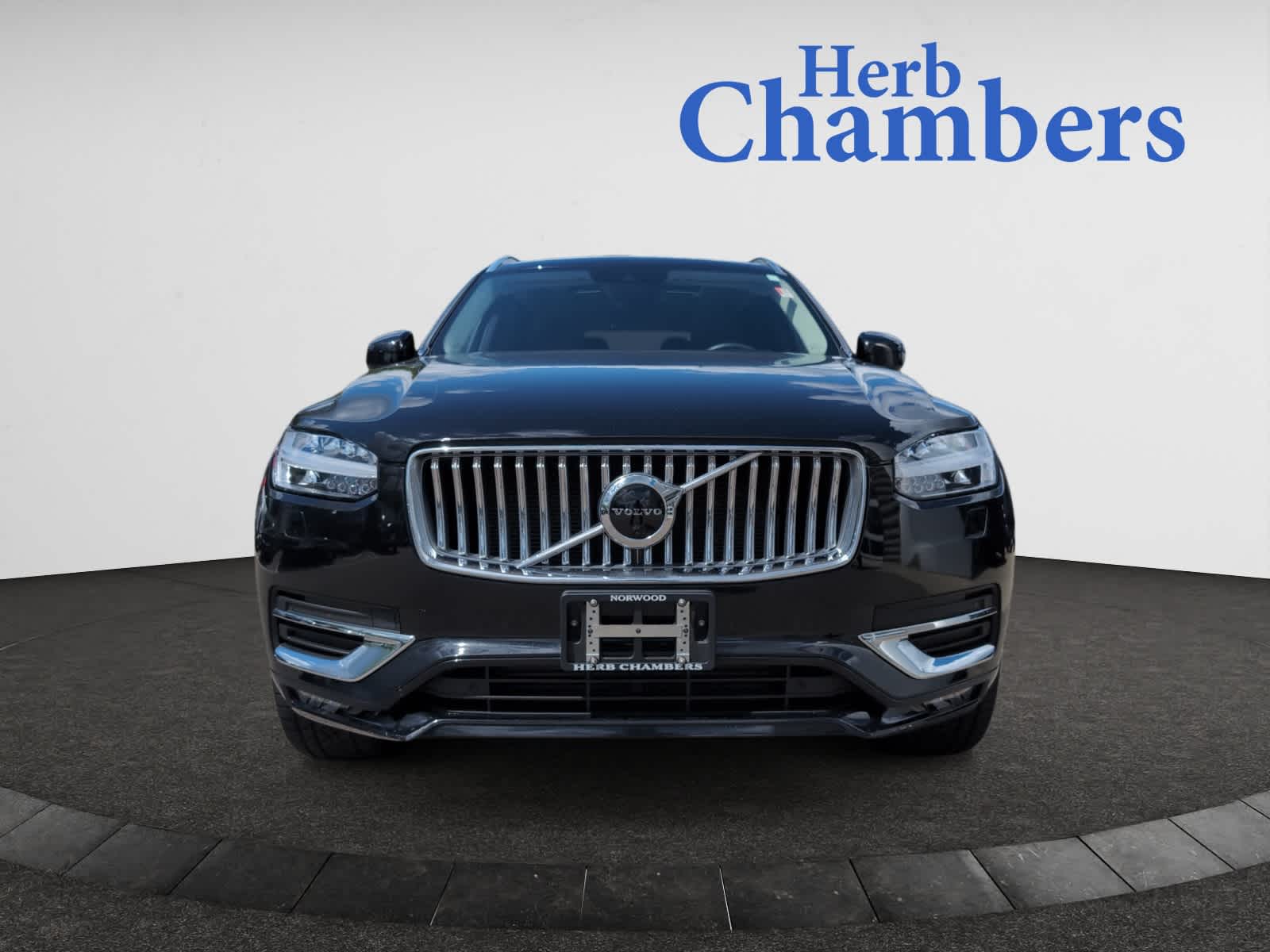 used 2022 Volvo XC90 car, priced at $37,798