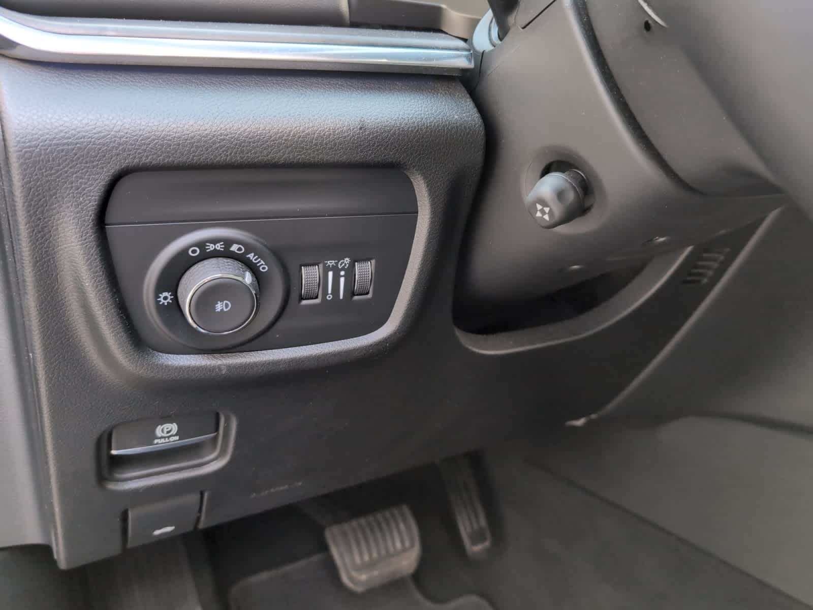 used 2023 Jeep Grand Cherokee car, priced at $42,998