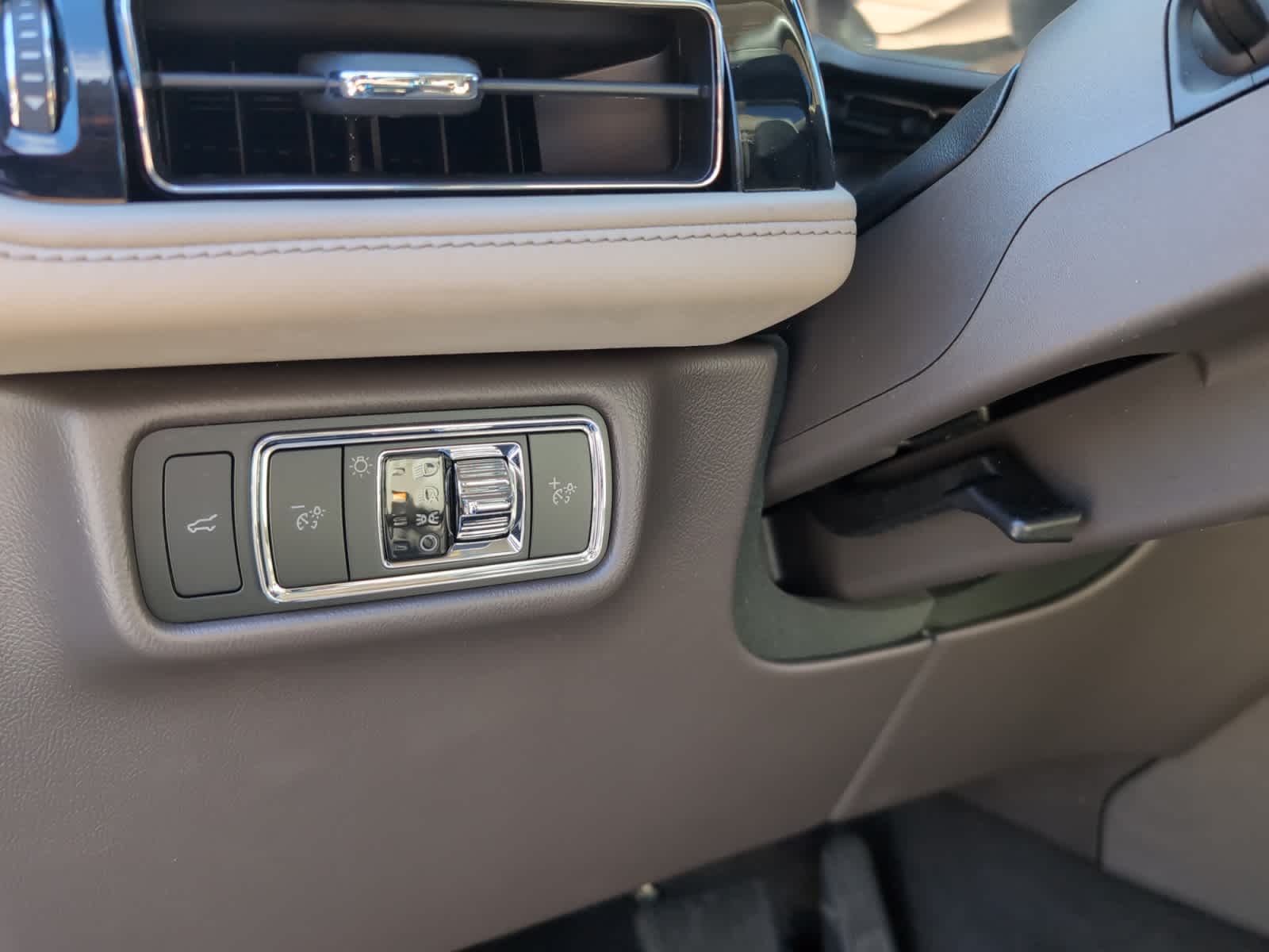 used 2022 Lincoln Aviator car, priced at $38,998
