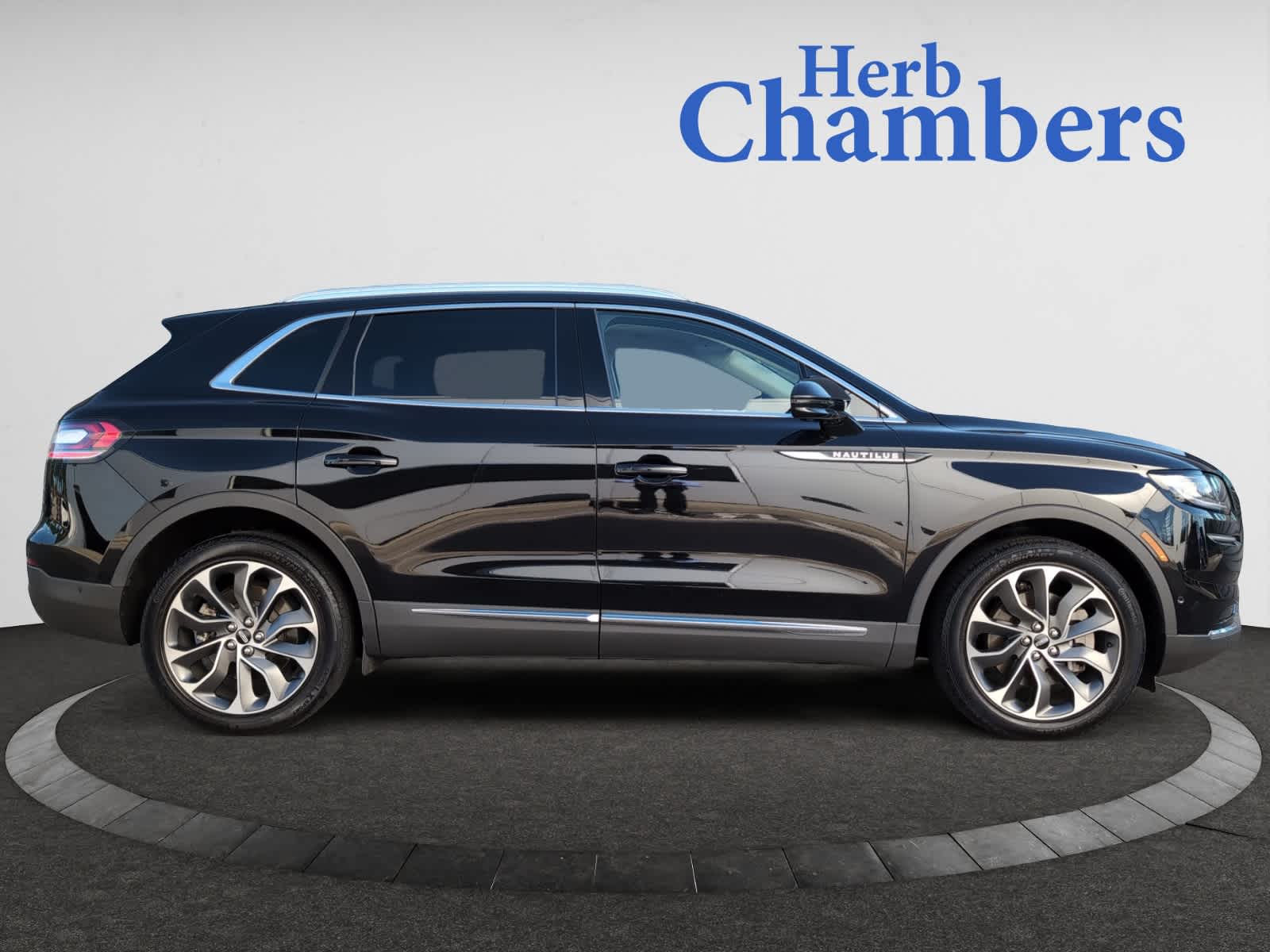 used 2021 Lincoln Nautilus car, priced at $32,998