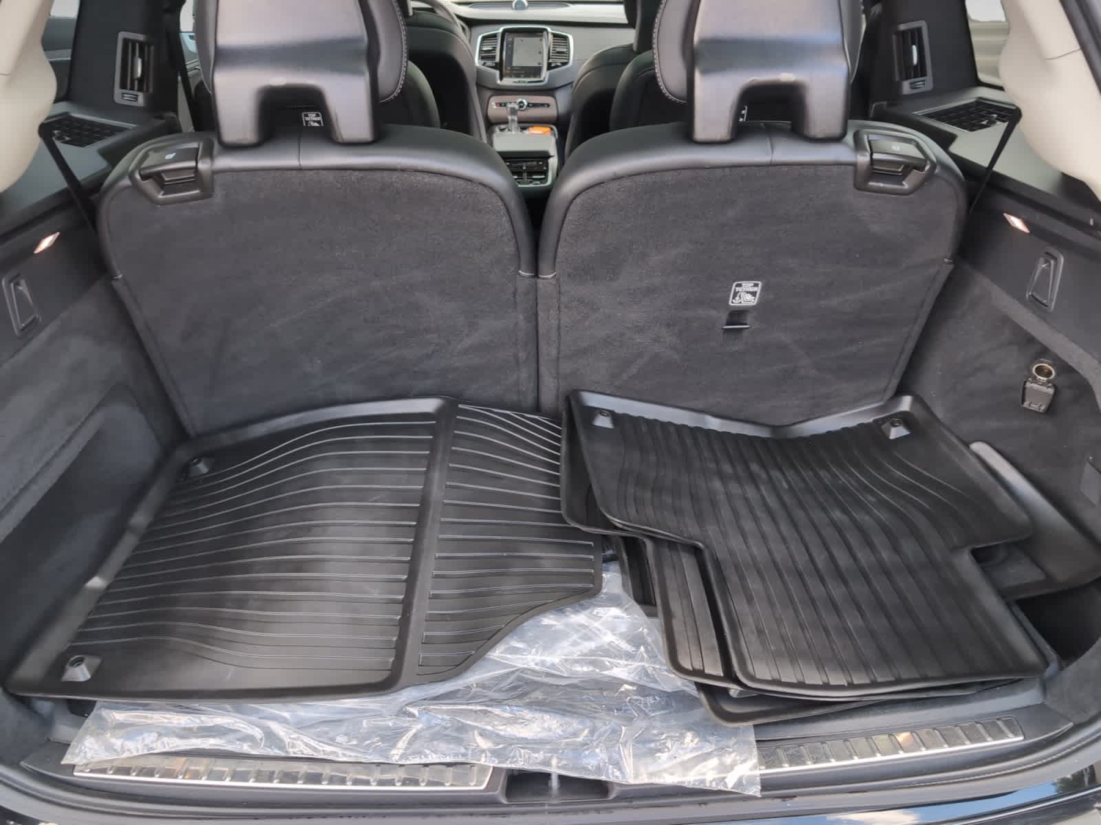 used 2022 Volvo XC90 car, priced at $37,798