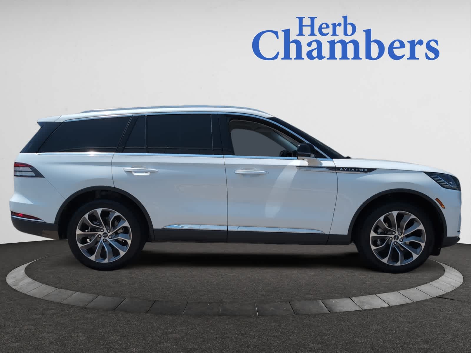 used 2025 Lincoln Aviator car, priced at $71,998