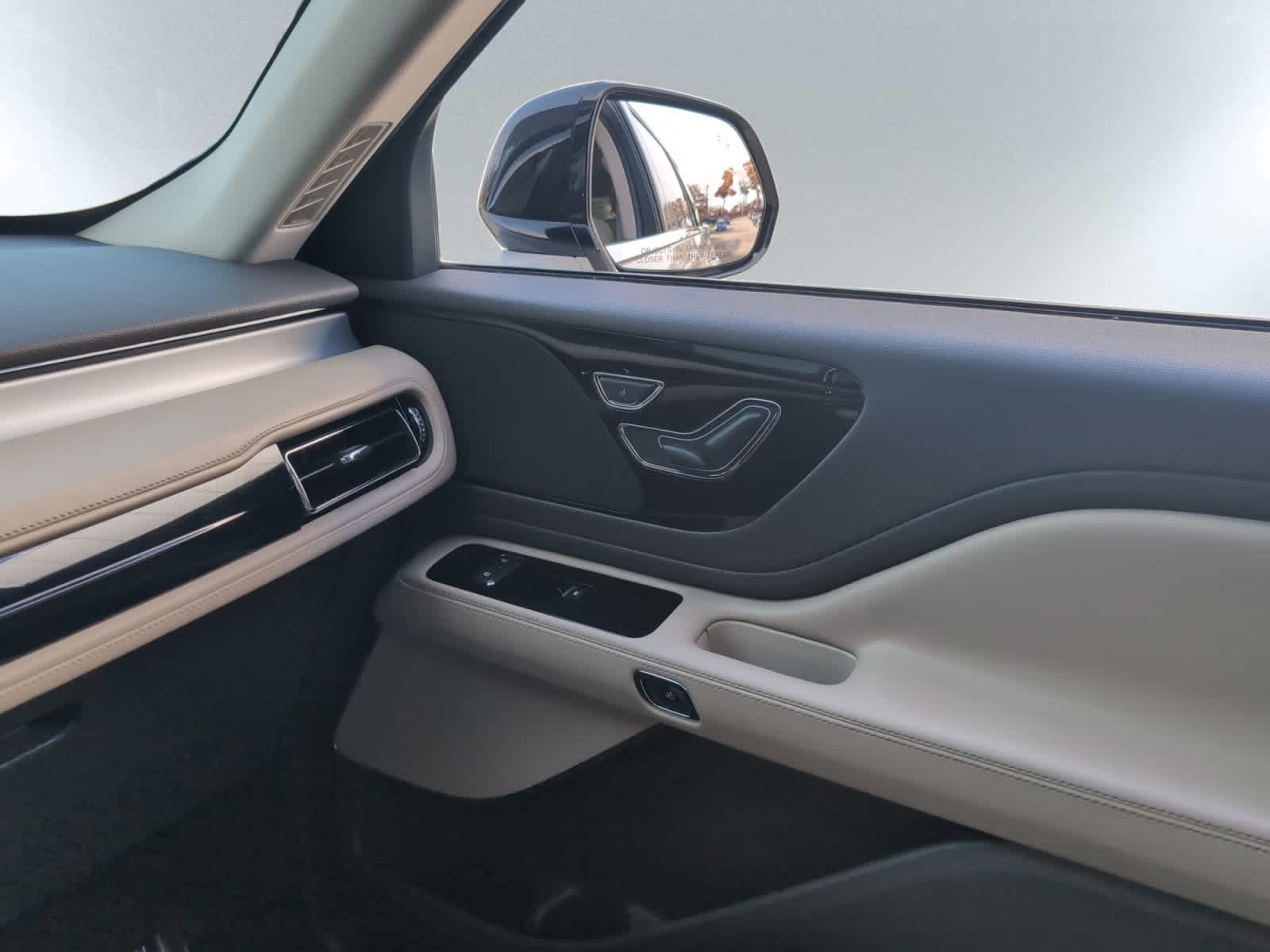 used 2023 Lincoln Aviator car, priced at $43,698