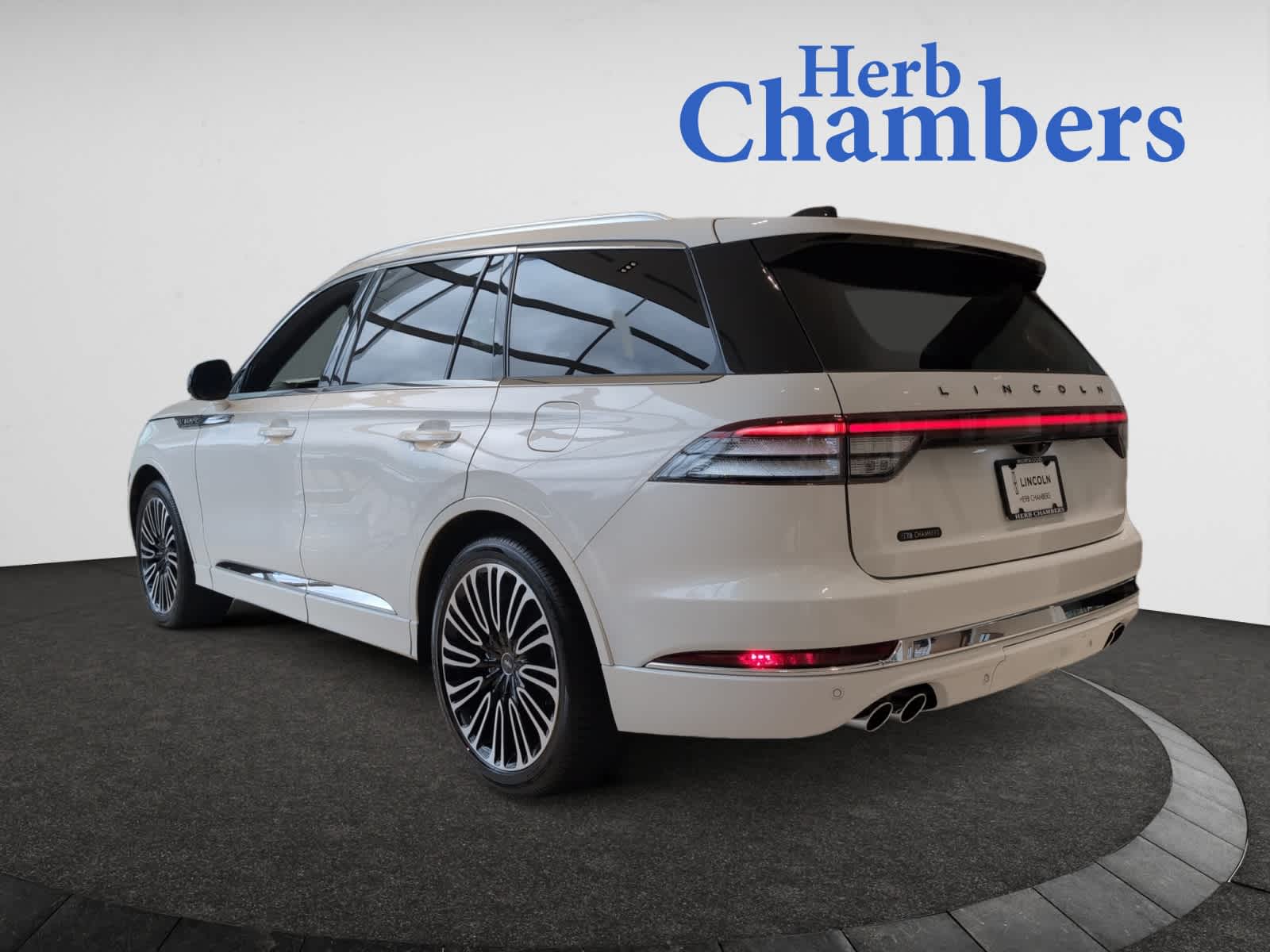used 2025 Lincoln Aviator car, priced at $89,998