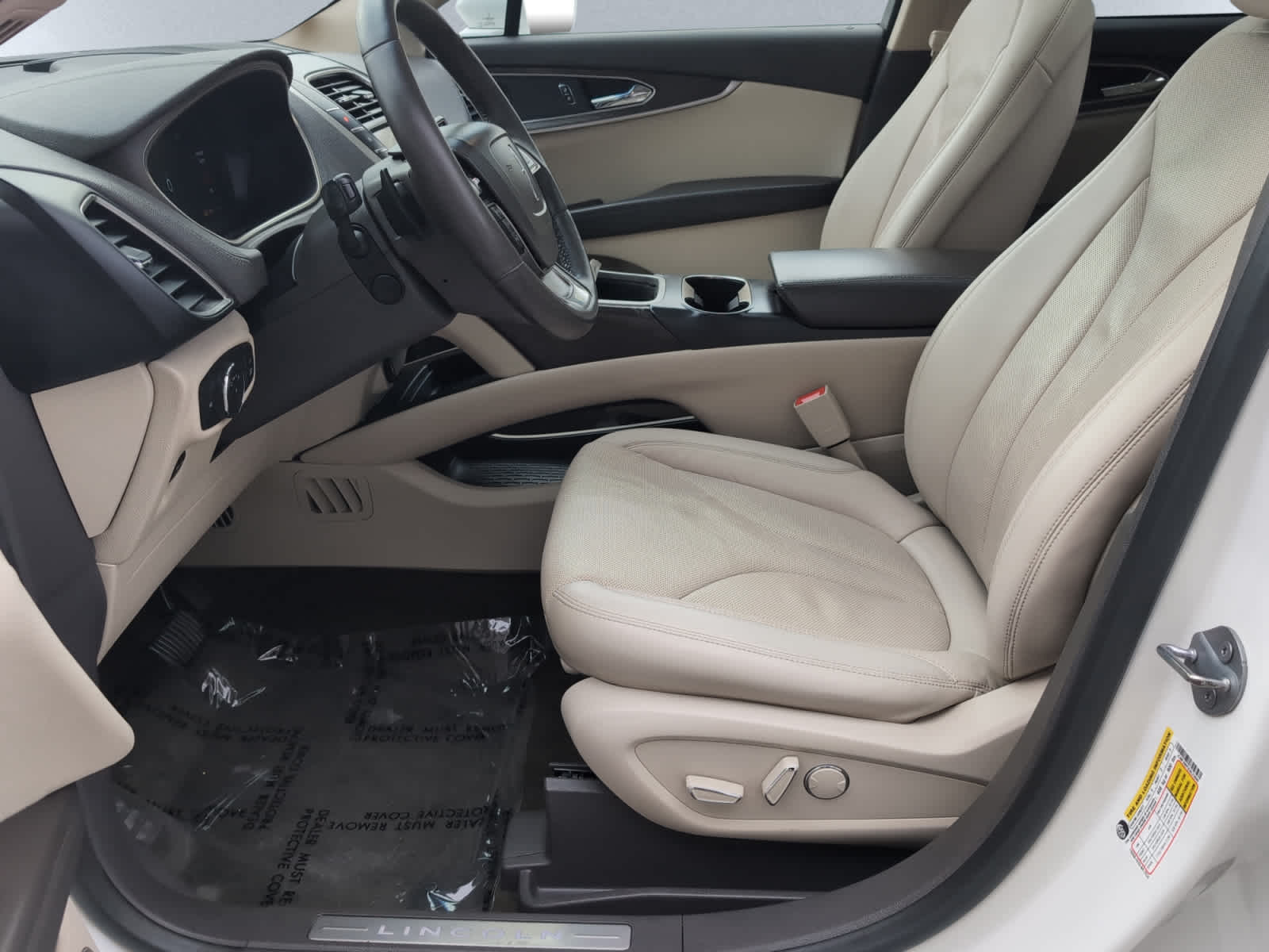 used 2020 Lincoln Nautilus car, priced at $27,998