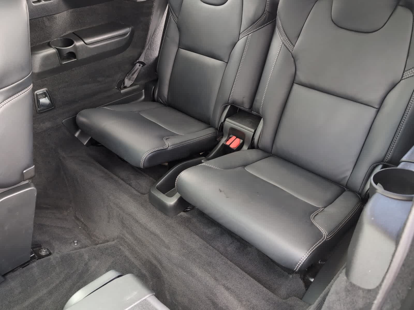 used 2022 Volvo XC90 car, priced at $37,798