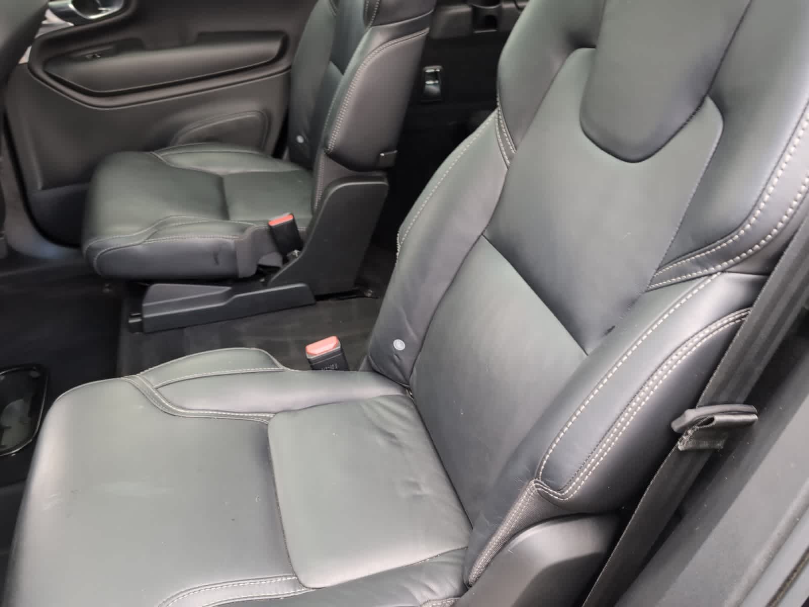 used 2022 Volvo XC90 car, priced at $37,798