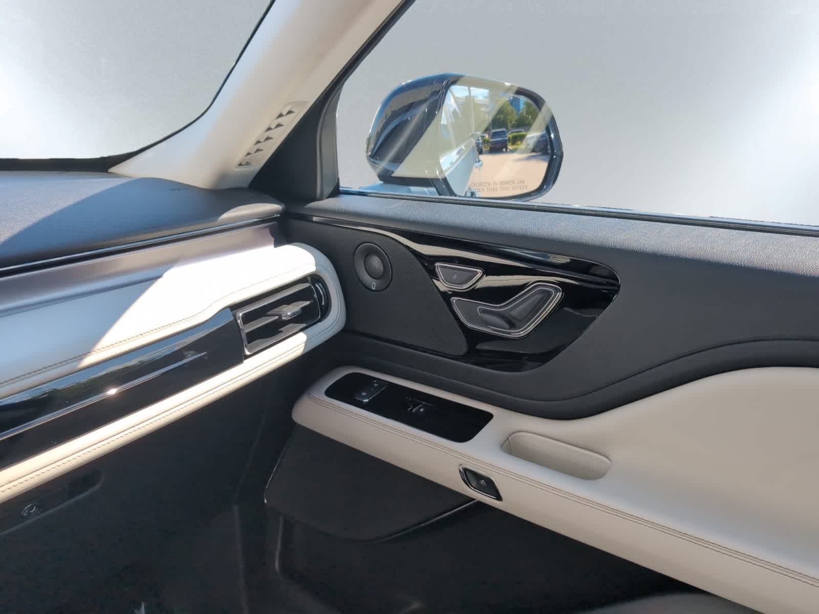 used 2025 Lincoln Aviator car, priced at $66,998