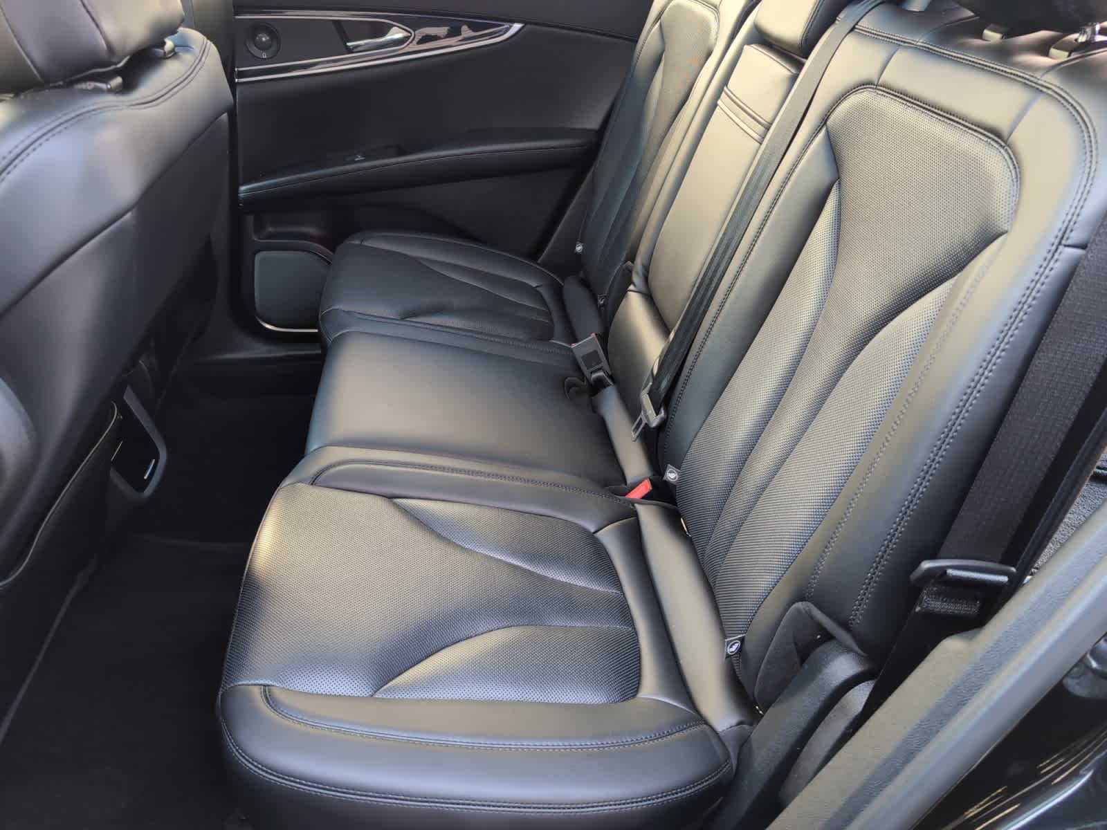used 2021 Lincoln Nautilus car, priced at $32,998
