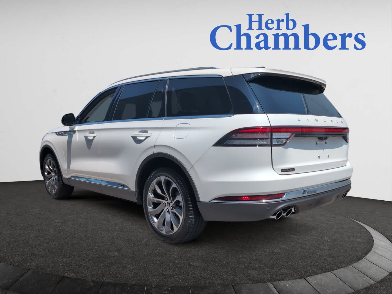 used 2025 Lincoln Aviator car, priced at $71,998