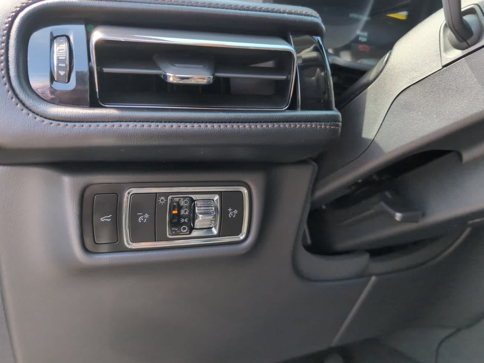 used 2023 Lincoln Aviator car, priced at $27,898