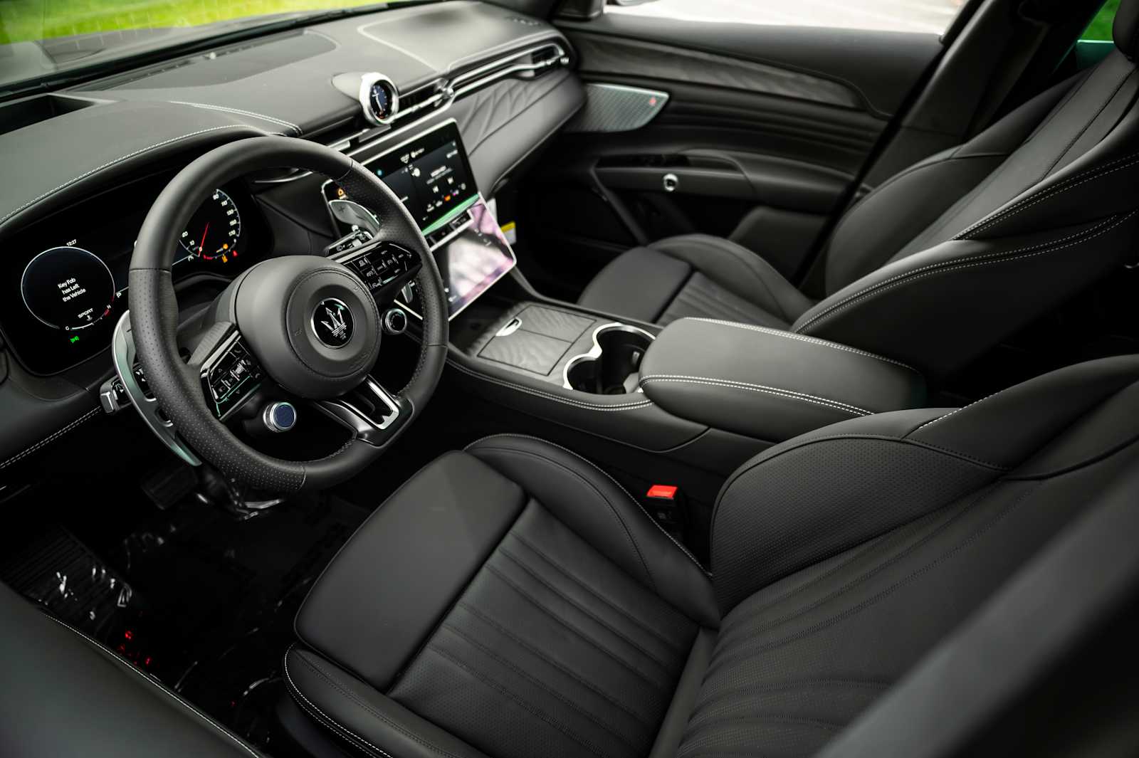 new 2025 Maserati Grecale car, priced at $94,575